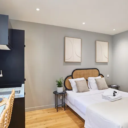 Centre De By Prestige Parigi